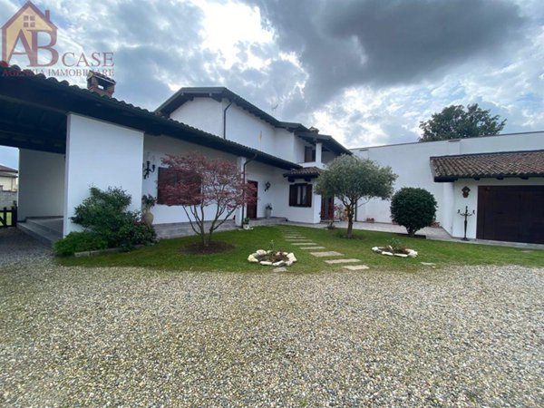 casa indipendente in vendita a Gambolò