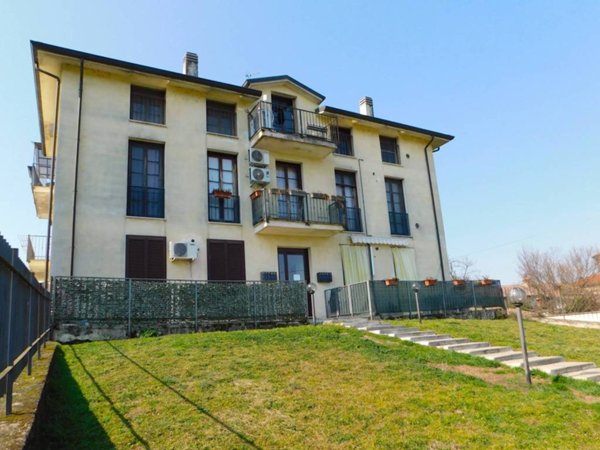 appartamento in vendita a Gambolò in zona Remondò