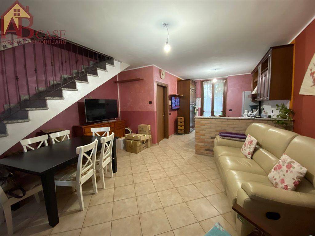 casa indipendente in vendita a Gambolò