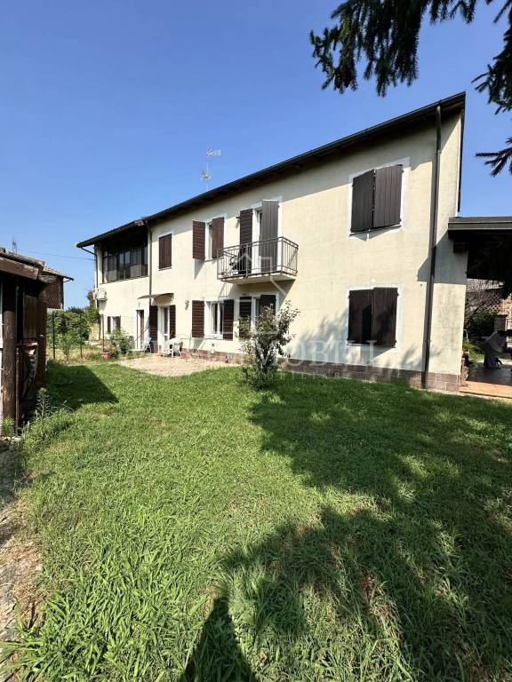 casa indipendente in vendita a Gambolò