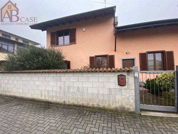 casa indipendente in vendita a Gambolò