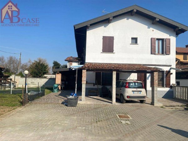 casa indipendente in vendita a Gambolò