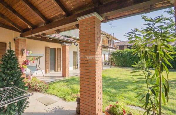 casa indipendente in vendita a Gambolò in zona Garbana