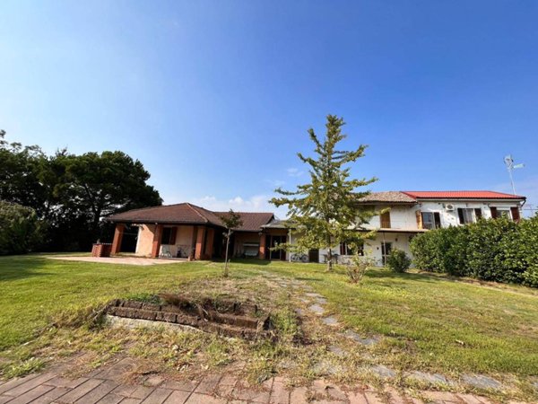 casa indipendente in vendita a Gambolò in zona Garbana