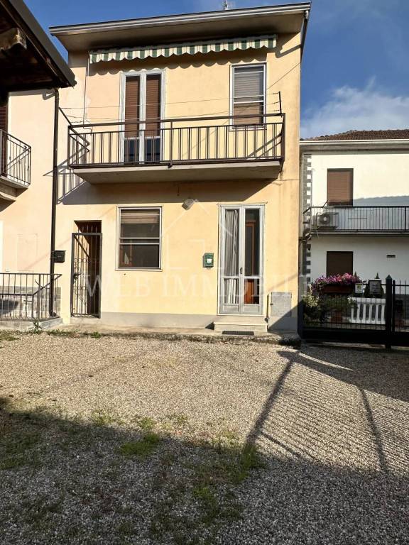 casa indipendente in vendita a Gambolò