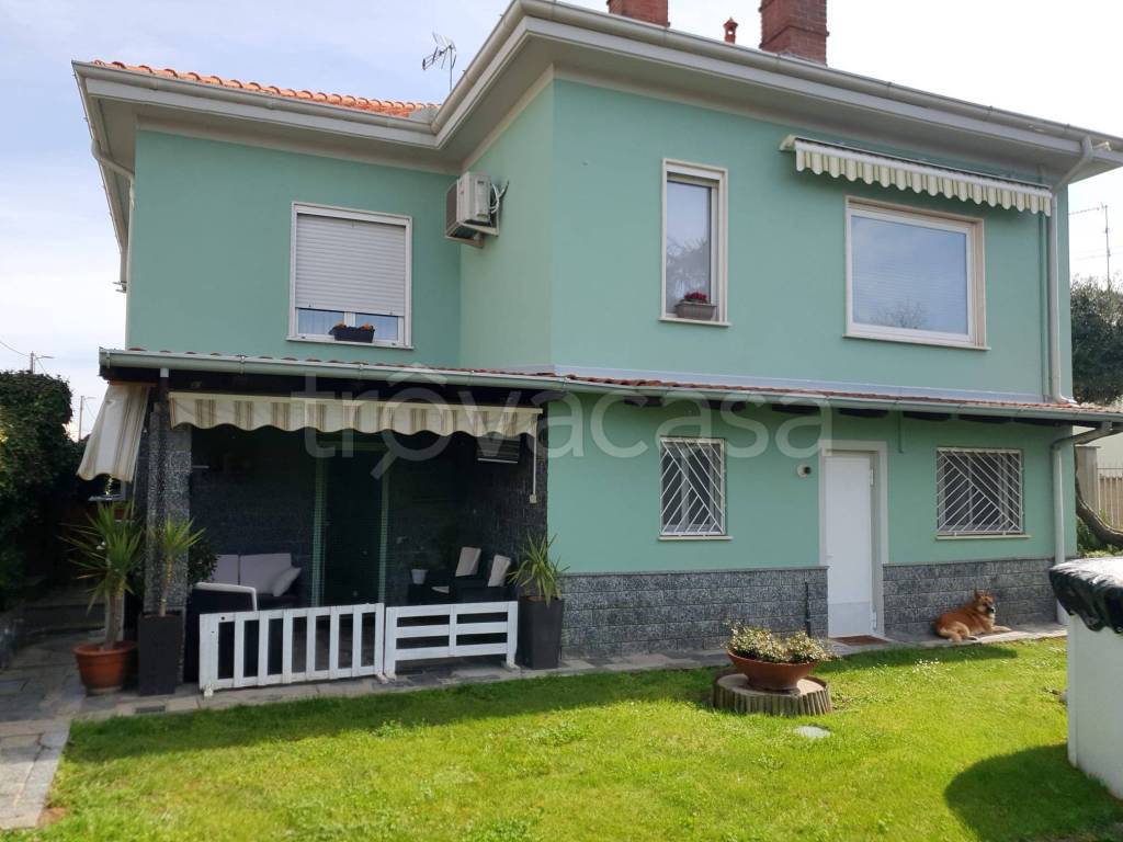 casa indipendente in vendita a Gambolò