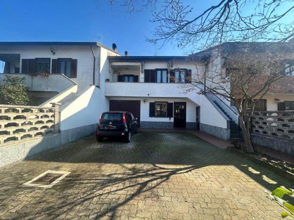 casa indipendente in vendita a Gambolò