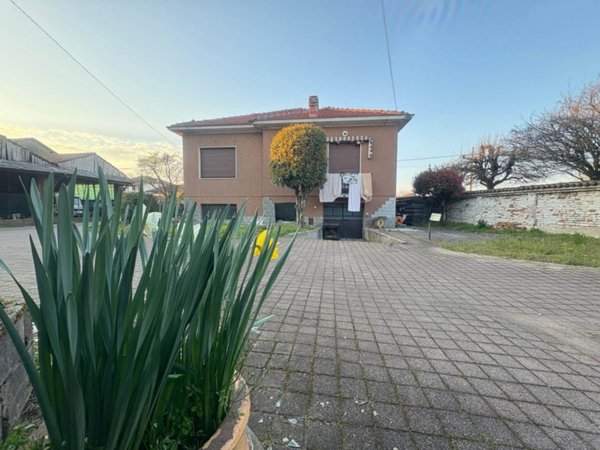 casa indipendente in vendita a Gambolò