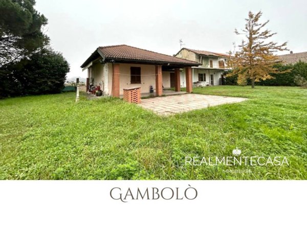 casa indipendente in vendita a Gambolò in zona Garbana