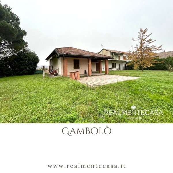 casa indipendente in vendita a Gambolò in zona Garbana