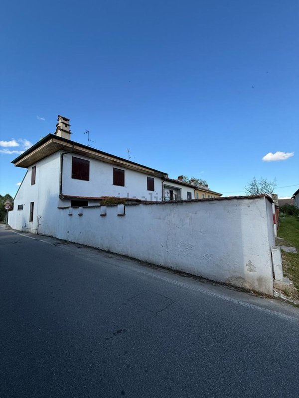 casa indipendente in vendita a Gambolò in zona Remondò