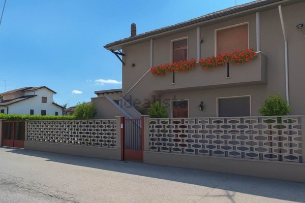casa indipendente in vendita a Gambolò
