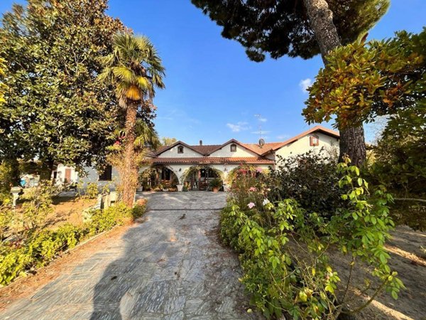 casa indipendente in vendita a Gambolò