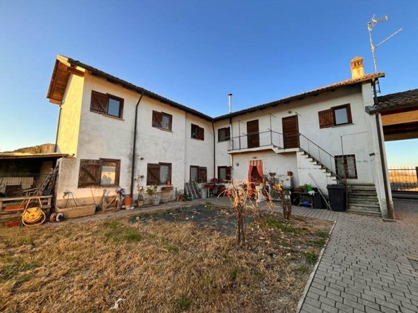appartamento in vendita a Gambolò in zona Garbana