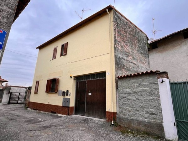 casa indipendente in vendita a Gambolò