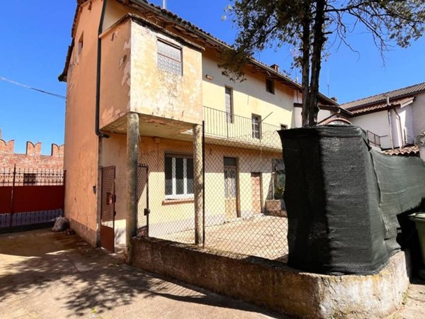 casa indipendente in vendita a Gambolò