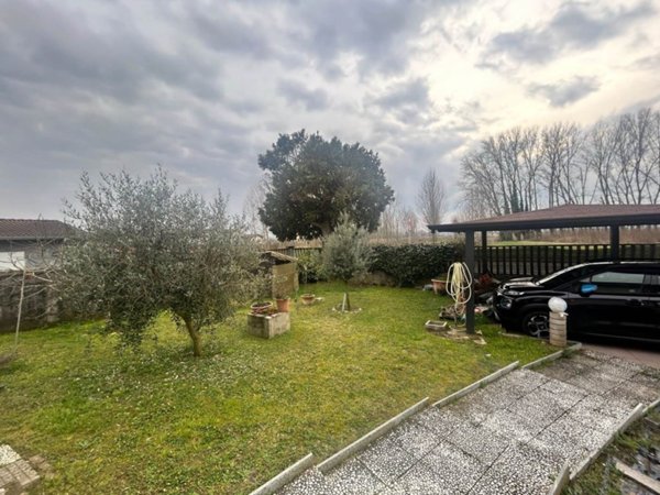 casa indipendente in vendita a Gambolò
