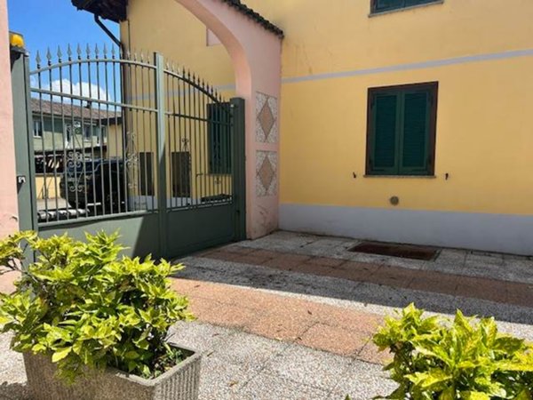 appartamento in vendita a Gambolò in zona Remondò