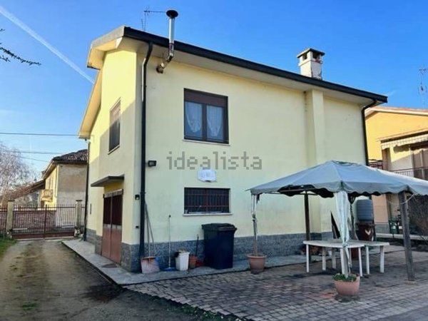 casa indipendente in vendita a Gambolò