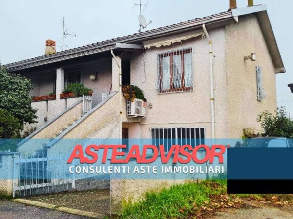 casa indipendente in vendita a Gambolò
