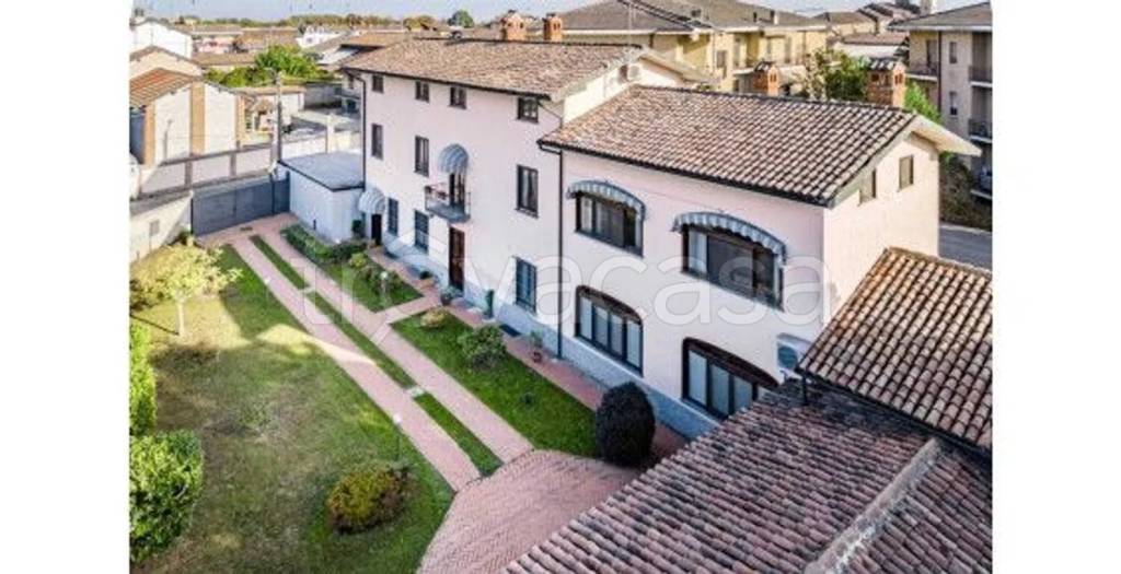casa indipendente in vendita a Gambolò