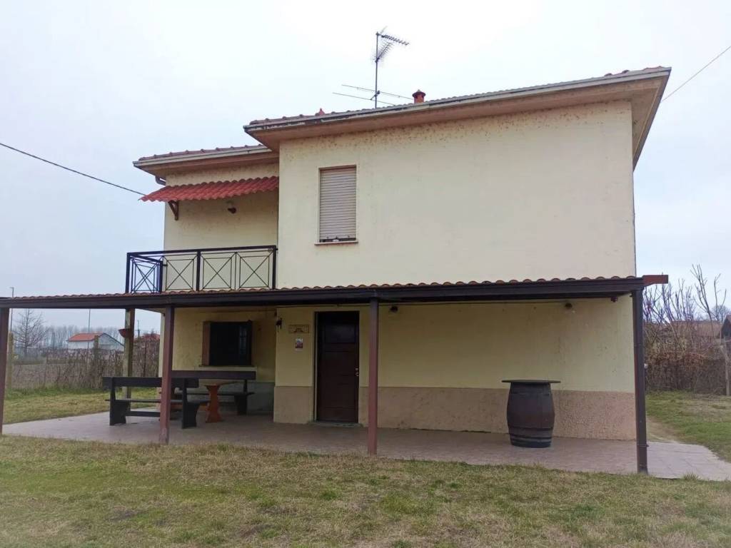 casa indipendente in vendita a Gambolò