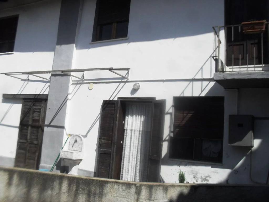 casa indipendente in vendita a Gambolò in zona Remondò