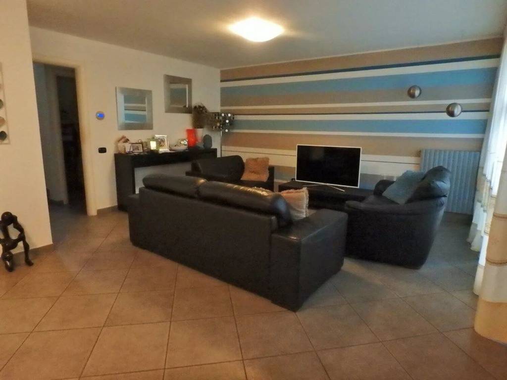 casa indipendente in vendita a Gambolò