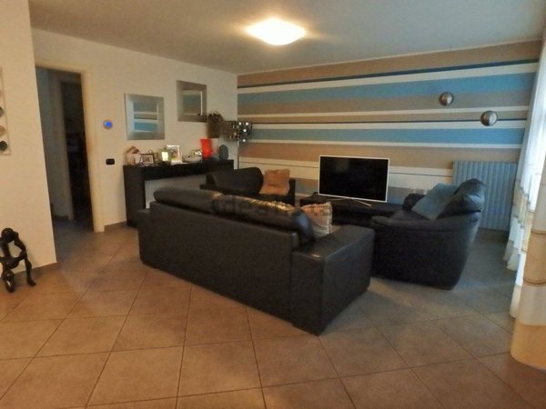 casa indipendente in vendita a Gambolò