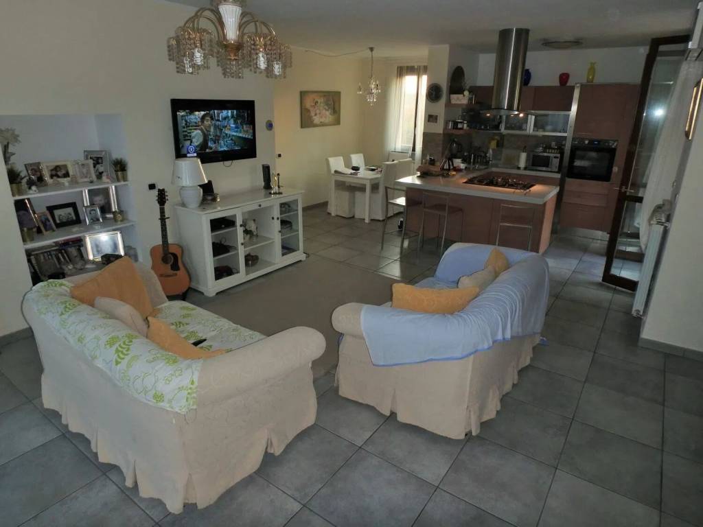 casa indipendente in vendita a Gambolò