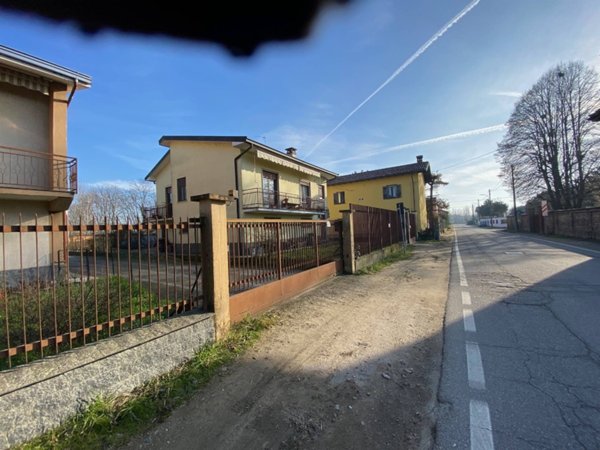 casa indipendente in vendita a Gambolò