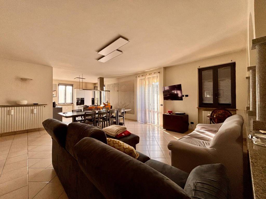 casa indipendente in vendita a Gambolò