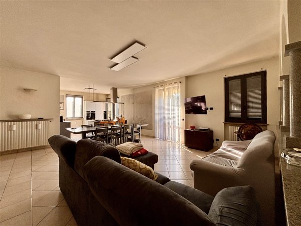 casa indipendente in vendita a Gambolò