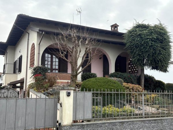casa indipendente in vendita a Gambolò