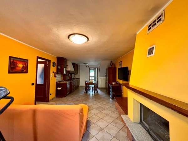 casa indipendente in vendita a Gambolò