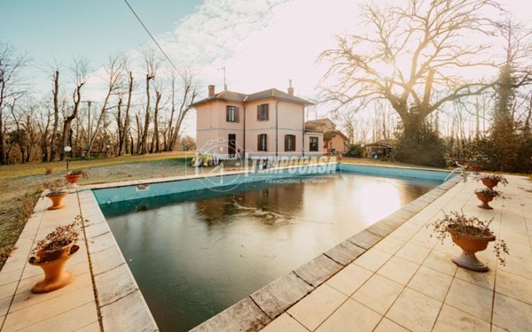 casa indipendente in vendita a Gambolò