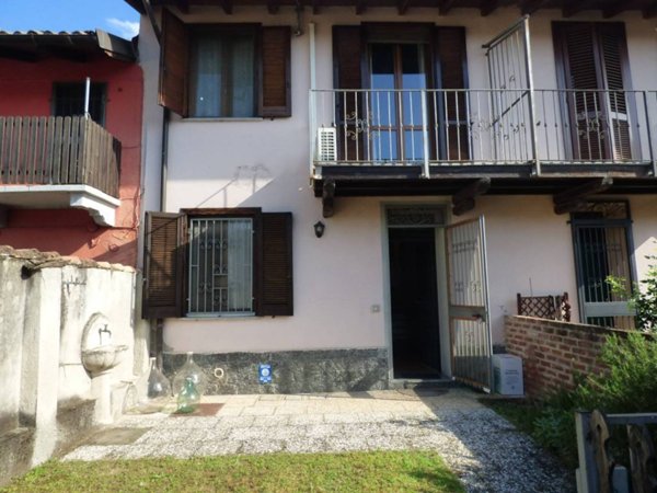 casa indipendente in vendita a Gambolò in zona Garbana