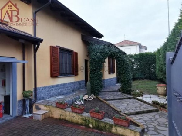 casa indipendente in vendita a Gambolò