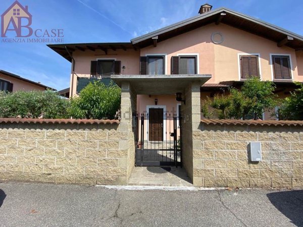 casa indipendente in vendita a Gambolò