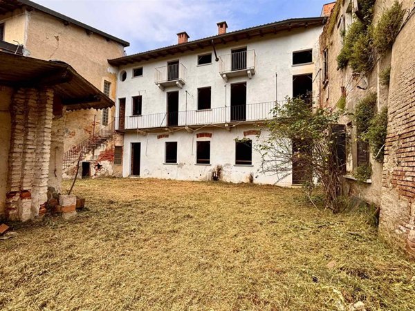 casa indipendente in vendita a Gambolò