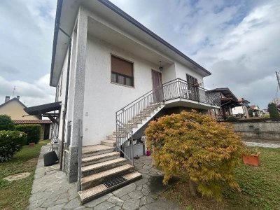casa indipendente in vendita a Gambolò