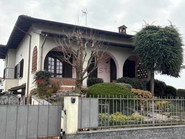 casa indipendente in vendita a Gambolò