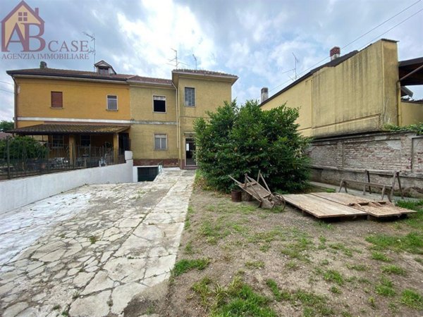 casa indipendente in vendita a Gambolò