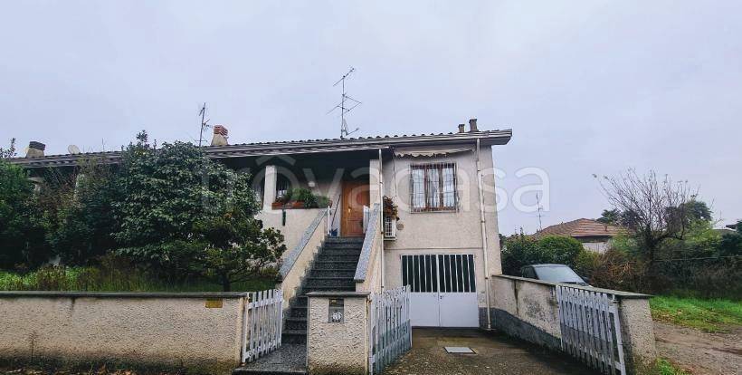 casa indipendente in vendita a Gambolò