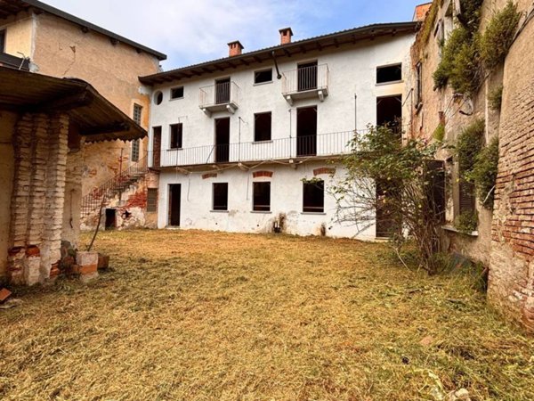 casa indipendente in vendita a Gambolò