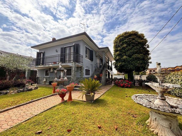 casa indipendente in vendita a Gambolò