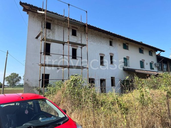 casa indipendente in vendita a Gambolò