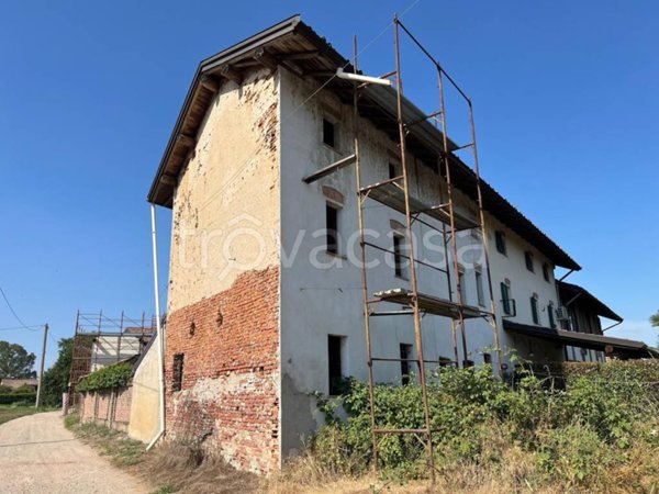 casa indipendente in vendita a Gambolò in zona Stradella