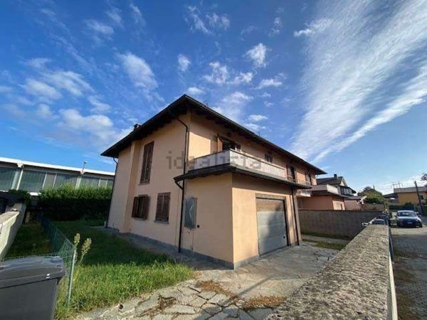 casa indipendente in vendita a Gambolò