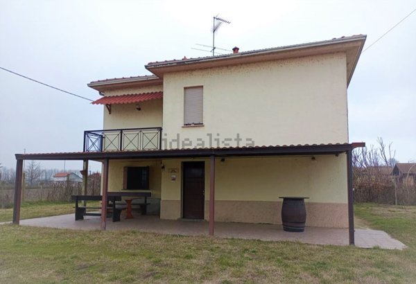 casa indipendente in vendita a Gambolò